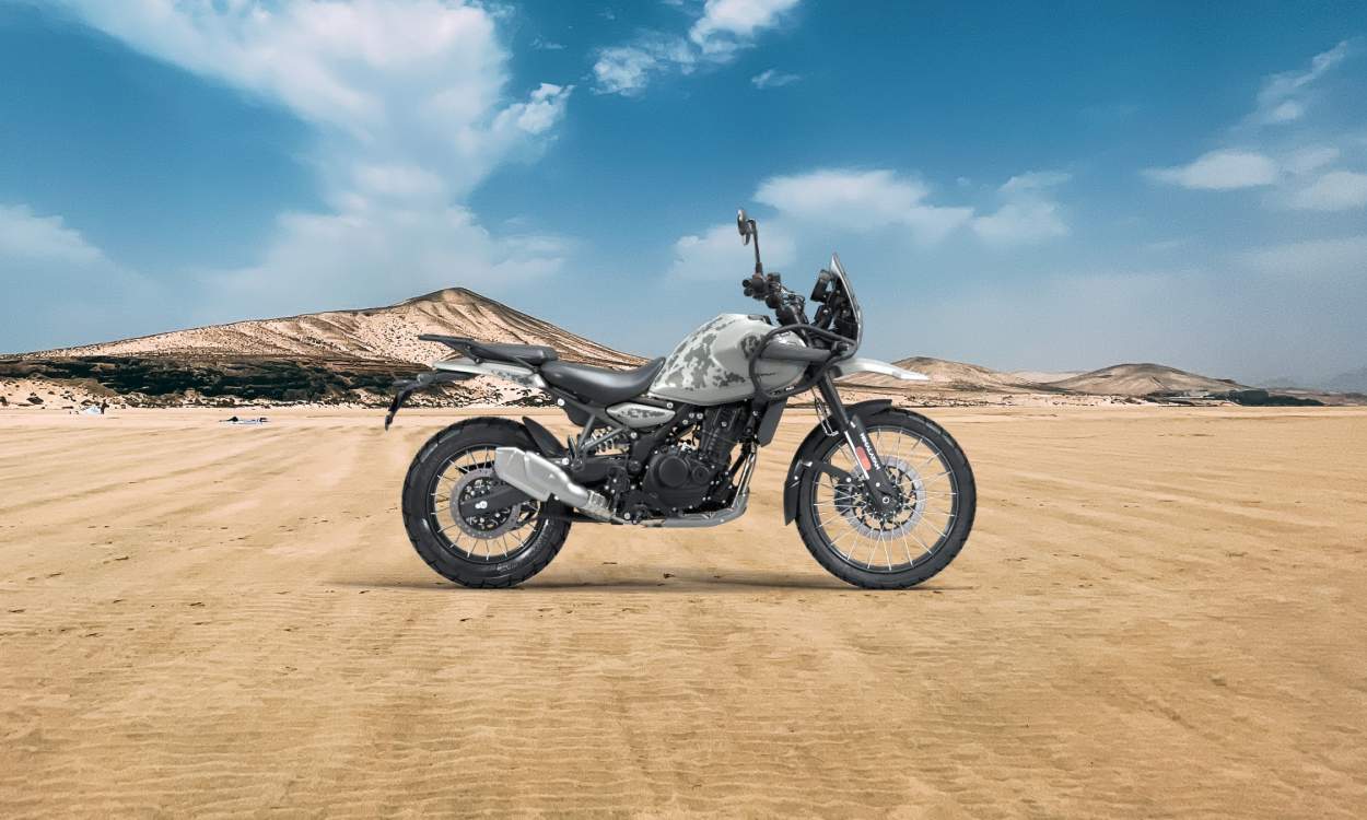 Royal Enfield Himalayan 450 Summit Kamet White image